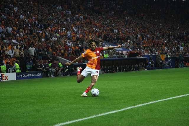 近8次代表西班牙出战正式比赛，奥亚萨瓦尔贡献7球6助攻